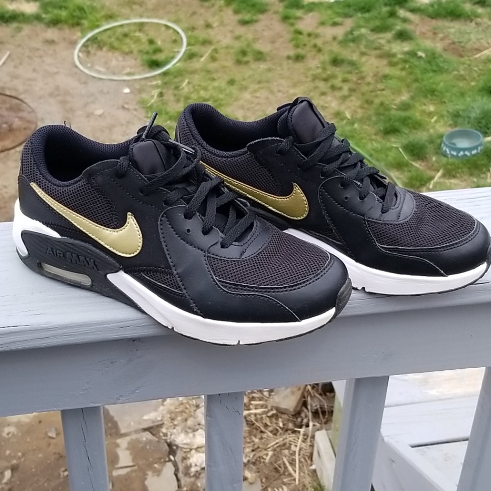 Boy's size 5.5 Nike Air Max